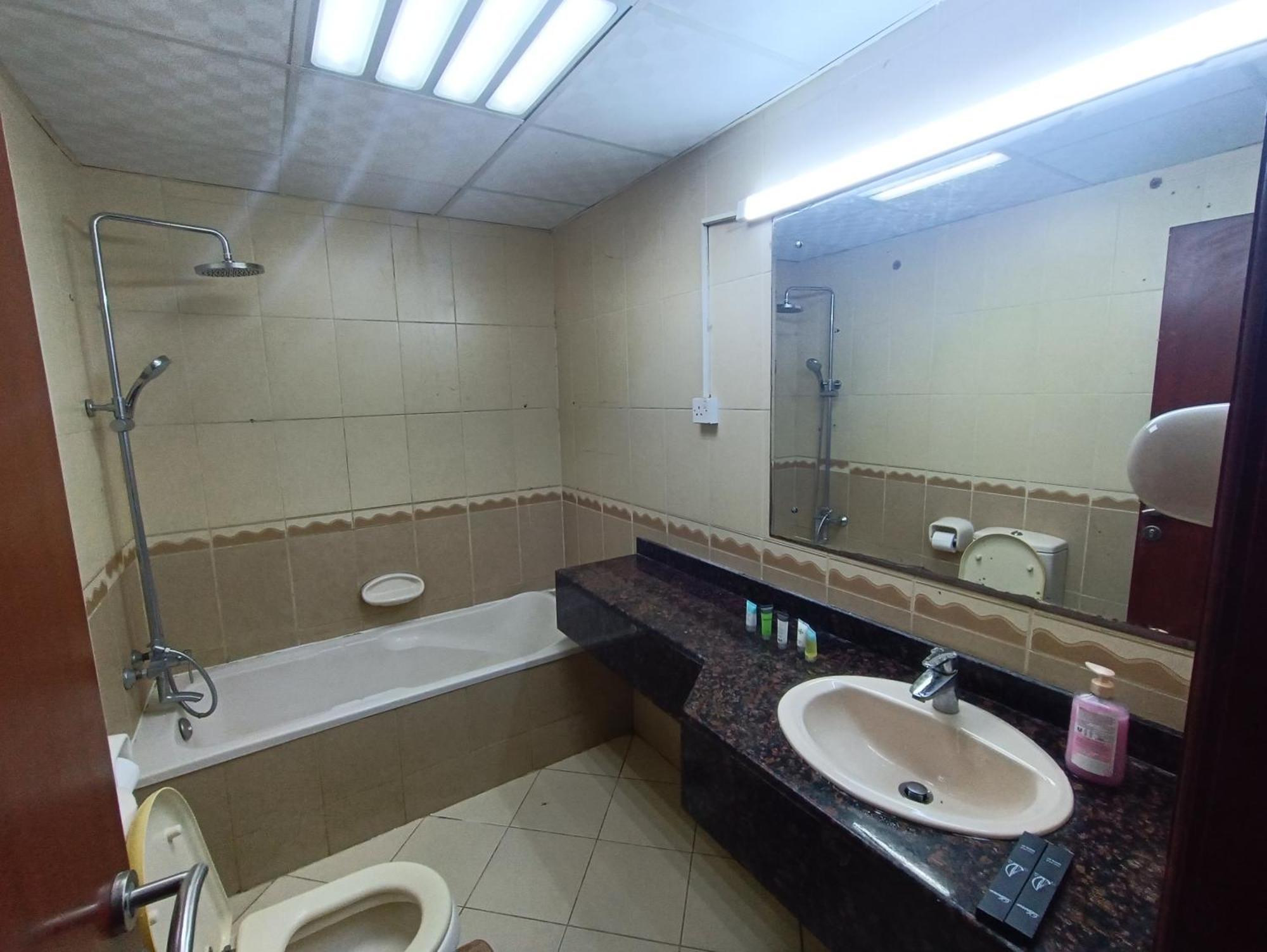 فخمة وواسعة غرفتين Luxury And Big 2br * Ajman